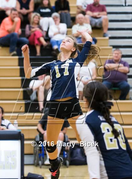 Thumbnail 3 in Central Catholic @ Enochs photogallery.