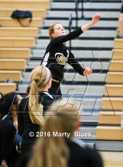 Thumbnail 2 in Central Catholic @ Enochs photogallery.