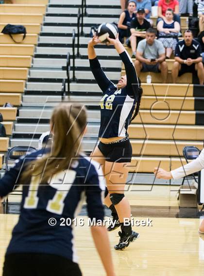 Thumbnail 2 in Central Catholic @ Enochs photogallery.