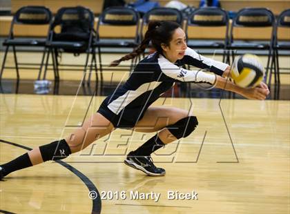 Thumbnail 2 in Central Catholic @ Enochs photogallery.