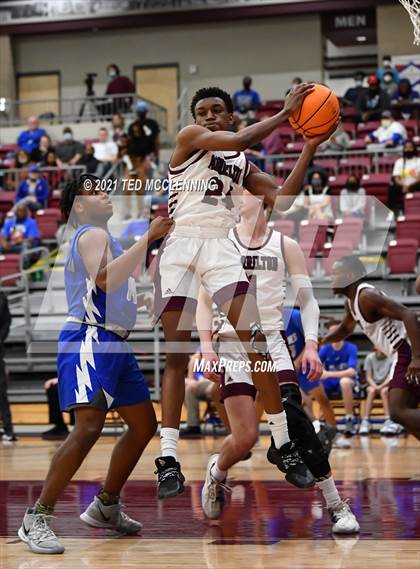 Thumbnail 3 in Morrilton vs. Monticello (AAA 4A State Round Two) photogallery.