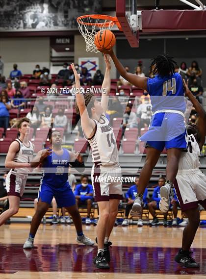 Thumbnail 3 in Morrilton vs. Monticello (AAA 4A State Round Two) photogallery.