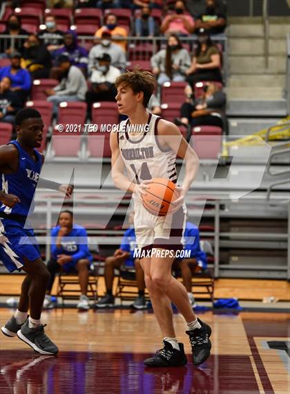 Thumbnail 3 in Morrilton vs. Monticello (AAA 4A State Round Two) photogallery.