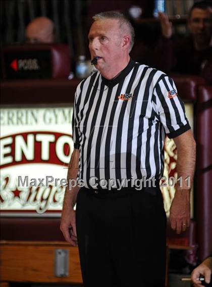 Thumbnail 2 in Sesser-Valier vs. Pinckneyville (Benton Invitational Tournament) photogallery.