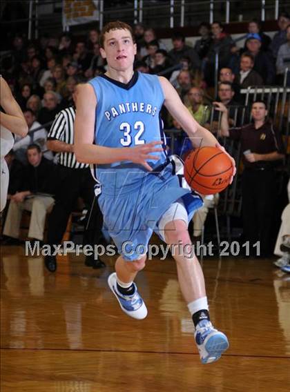 Thumbnail 3 in Sesser-Valier vs. Pinckneyville (Benton Invitational Tournament) photogallery.