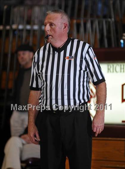Thumbnail 1 in Sesser-Valier vs. Pinckneyville (Benton Invitational Tournament) photogallery.