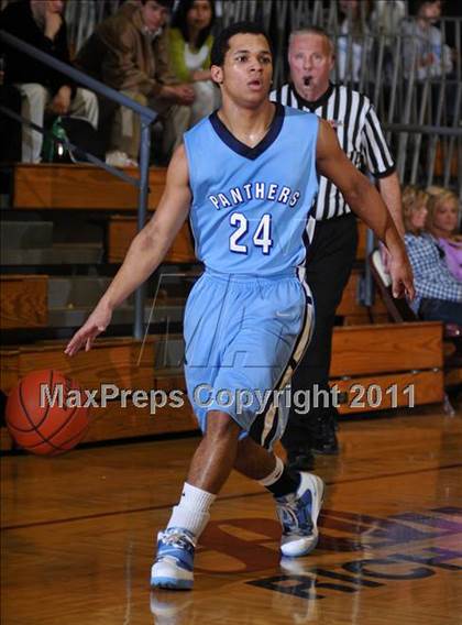 Thumbnail 1 in Sesser-Valier vs. Pinckneyville (Benton Invitational Tournament) photogallery.