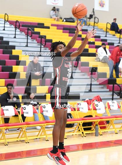 Thumbnail 2 in Harvard-Westlake vs. Ironwood (Hoophall West) photogallery.