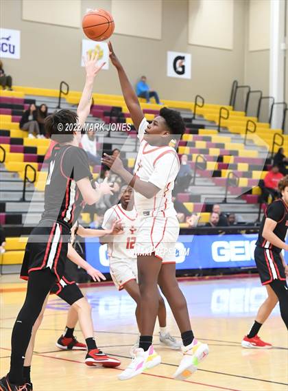 Thumbnail 3 in Harvard-Westlake vs. Ironwood (Hoophall West) photogallery.