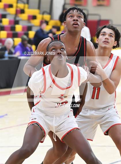 Thumbnail 3 in Harvard-Westlake vs. Ironwood (Hoophall West) photogallery.