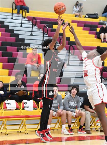 Thumbnail 2 in Harvard-Westlake vs. Ironwood (Hoophall West) photogallery.