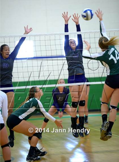 Thumbnail 3 in Lehi vs. Thousand Oaks (Durango Fall Classic) photogallery.