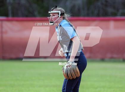 Thumbnail 2 in Jacksonville vs East Duplin photogallery.
