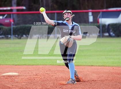 Thumbnail 3 in Jacksonville vs East Duplin photogallery.