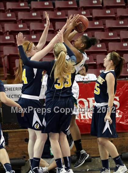 Thumbnail 2 in Kennedy vs. Oak Ridge (CIF SJS D1 Final) photogallery.