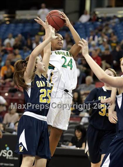 Thumbnail 3 in Kennedy vs. Oak Ridge (CIF SJS D1 Final) photogallery.