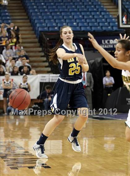 Thumbnail 2 in Kennedy vs. Oak Ridge (CIF SJS D1 Final) photogallery.
