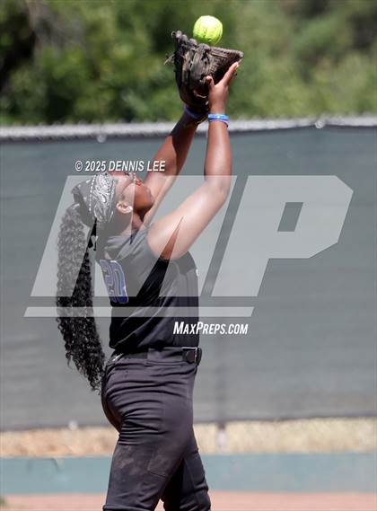 Thumbnail 2 in Alhambra vs. San Leandro (CIF NCS D3 Final) photogallery.