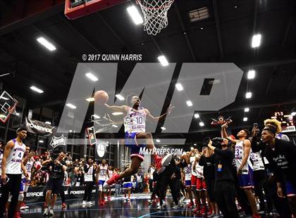 Thumbnail 2 in McDonald's All American Games (Slam Dunk Contest) photogallery.