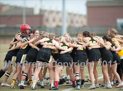 Thumbnail 2 in St. Agnes Academy v Hockaday (D2 TGHSLL State Final) photogallery.