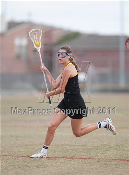 Thumbnail 3 in St. Agnes Academy v Hockaday (D2 TGHSLL State Final) photogallery.