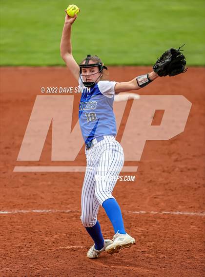 Thumbnail 2 in Clear Creek-Amana vs Prairie (Varsity Classic) photogallery.