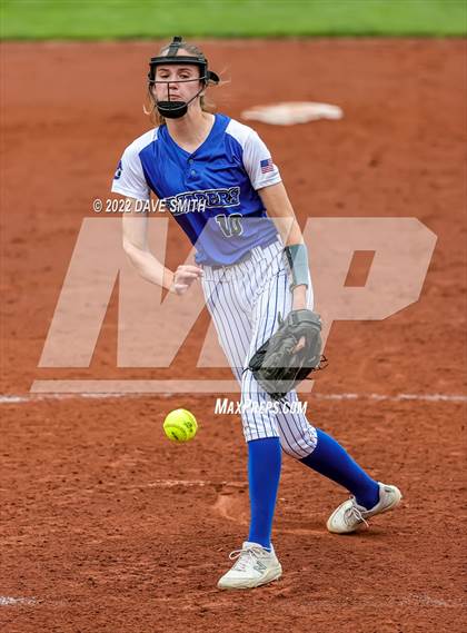 Thumbnail 1 in Clear Creek-Amana vs Prairie (Varsity Classic) photogallery.