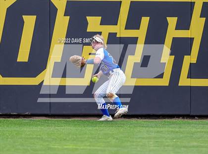 Thumbnail 1 in Clear Creek-Amana vs Prairie (Varsity Classic) photogallery.