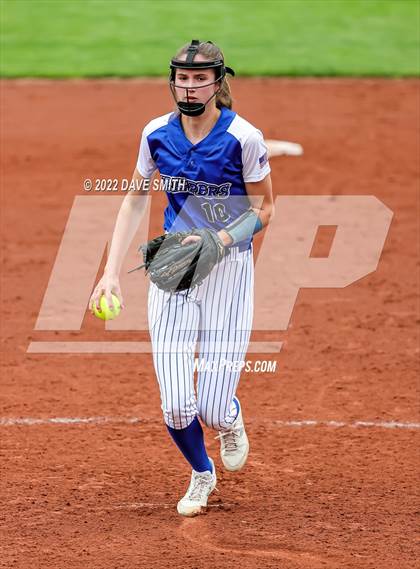 Thumbnail 1 in Clear Creek-Amana vs Prairie (Varsity Classic) photogallery.