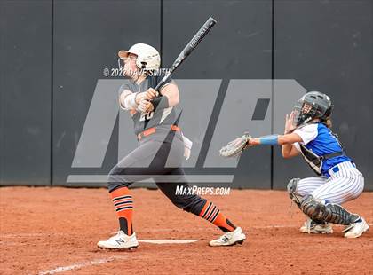 Thumbnail 3 in Clear Creek-Amana vs Prairie (Varsity Classic) photogallery.