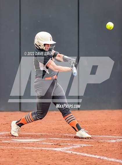 Thumbnail 2 in Clear Creek-Amana vs Prairie (Varsity Classic) photogallery.