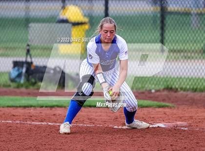 Thumbnail 2 in Clear Creek-Amana vs Prairie (Varsity Classic) photogallery.