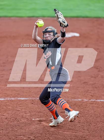 Thumbnail 2 in Clear Creek-Amana vs Prairie (Varsity Classic) photogallery.