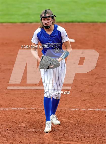 Thumbnail 3 in Clear Creek-Amana vs Prairie (Varsity Classic) photogallery.