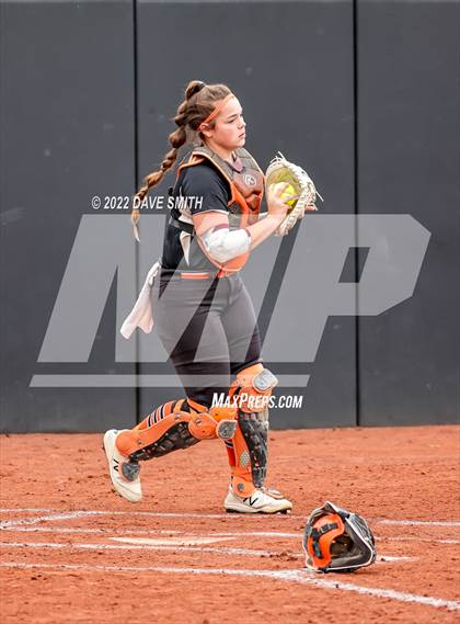 Thumbnail 2 in Clear Creek-Amana vs Prairie (Varsity Classic) photogallery.