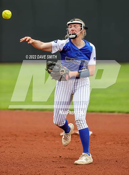 Thumbnail 3 in Clear Creek-Amana vs Prairie (Varsity Classic) photogallery.