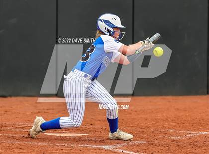 Thumbnail 2 in Clear Creek-Amana vs Prairie (Varsity Classic) photogallery.