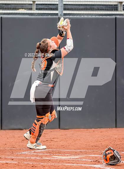 Thumbnail 1 in Clear Creek-Amana vs Prairie (Varsity Classic) photogallery.