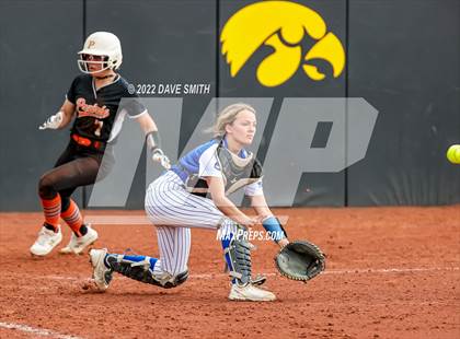 Thumbnail 2 in Clear Creek-Amana vs Prairie (Varsity Classic) photogallery.