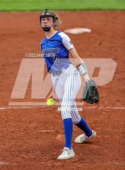 Thumbnail 3 in Clear Creek-Amana vs Prairie (Varsity Classic) photogallery.