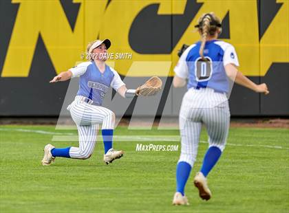 Thumbnail 2 in Clear Creek-Amana vs Prairie (Varsity Classic) photogallery.