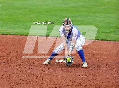 Thumbnail 2 in Clear Creek-Amana vs Prairie (Varsity Classic) photogallery.