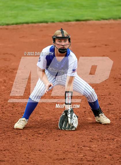 Thumbnail 2 in Clear Creek-Amana vs Prairie (Varsity Classic) photogallery.