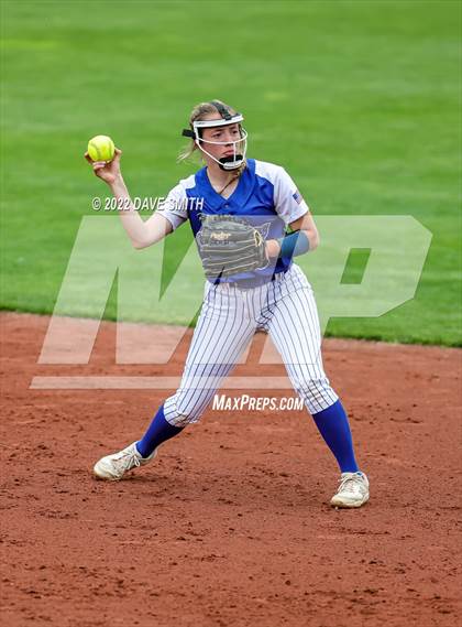Thumbnail 3 in Clear Creek-Amana vs Prairie (Varsity Classic) photogallery.