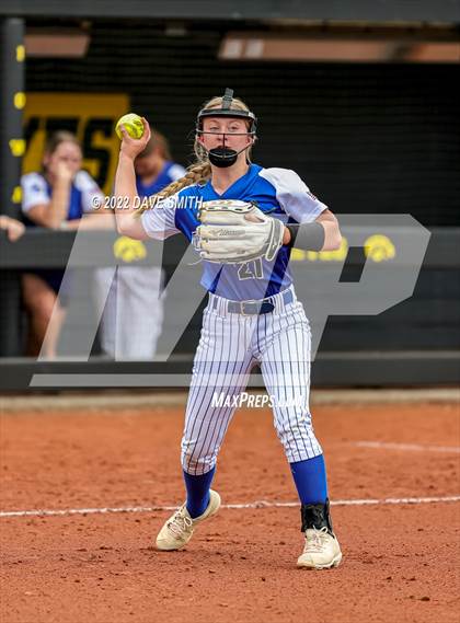 Thumbnail 3 in Clear Creek-Amana vs Prairie (Varsity Classic) photogallery.