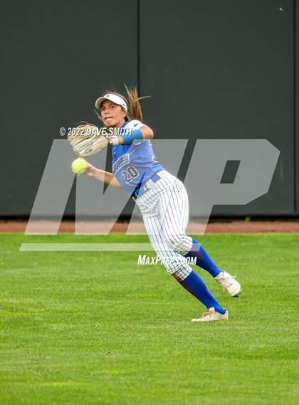 Thumbnail 3 in Clear Creek-Amana vs Prairie (Varsity Classic) photogallery.