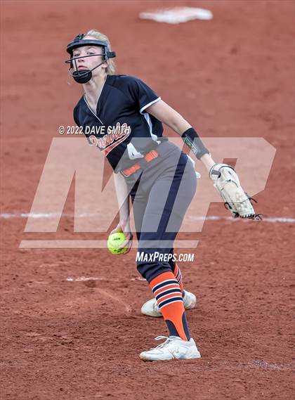 Thumbnail 2 in Clear Creek-Amana vs Prairie (Varsity Classic) photogallery.