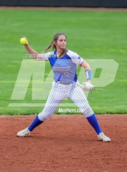 Thumbnail 1 in Clear Creek-Amana vs Prairie (Varsity Classic) photogallery.