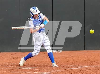Thumbnail 2 in Clear Creek-Amana vs Prairie (Varsity Classic) photogallery.