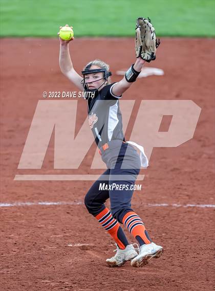 Thumbnail 1 in Clear Creek-Amana vs Prairie (Varsity Classic) photogallery.